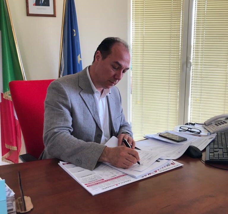 Lariano, il sindaco Montecuollo risponde alle critiche sui lavori di via D. Alighieri