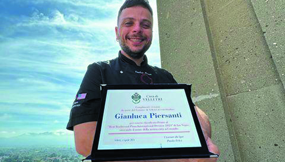 Il pizzaiolo Gianluca Piersanti premiato in Comune