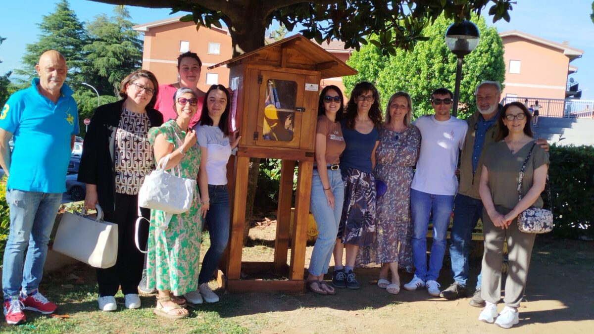 Lariano, installate le casette di legno per il bookcrossing