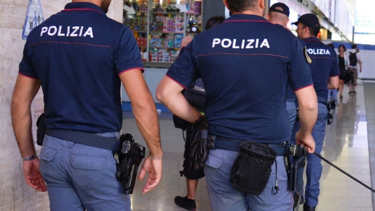 Controlli della Polizia di Stato nelle stazioni ferroviarie di Roma e provincia.