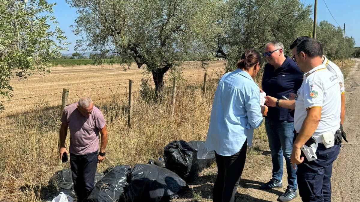 Blitz congiunto in Contrada Lazzaria contro l'abbandono dei rifiuti