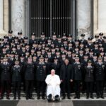 Dopo la Confermazione nella Cattedrale di San Clemente, Papa Francesco accoglie i giovani Allievi Carabinieri della Scuola veliterna in Udienza Generale